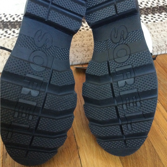 Sorel white leather waterproof boot - Picture 10 of 12